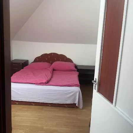 Hostel Göncölház *