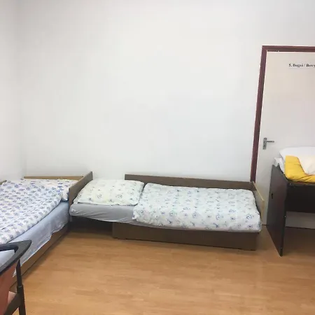 Hostel Göncölház Vác