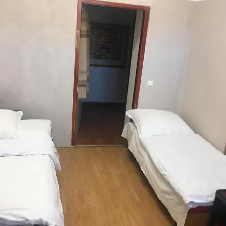 Hostel Goencoelhaz Vác