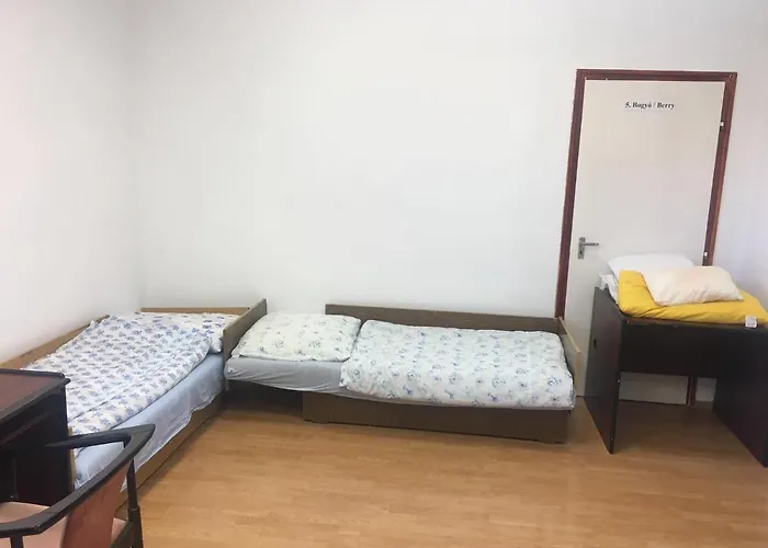 Хостел Goencoelhaz Вац